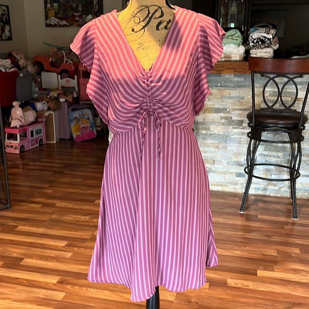 Size L striped vneck dress that you cinch under chest to liking